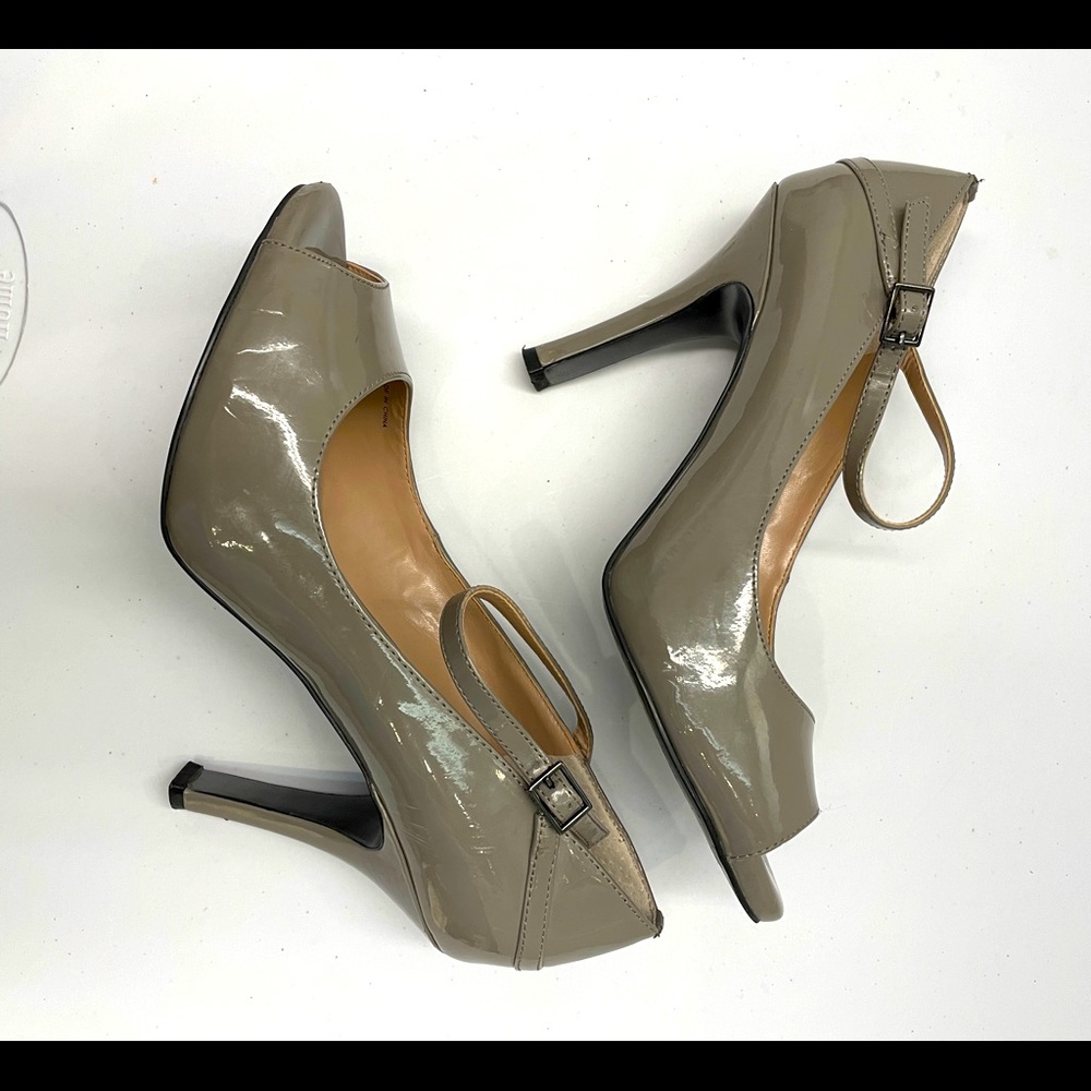 Tahari Grey Patent Heels